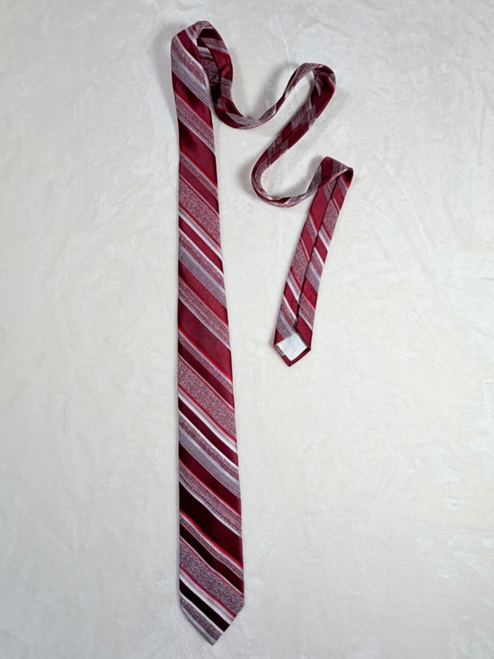 Vintage Ponte Vecchio Burgundy and Silver Polyester Striped Tie‎